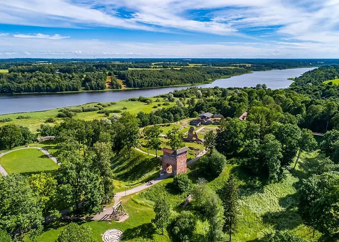 Lakeview In Apartment